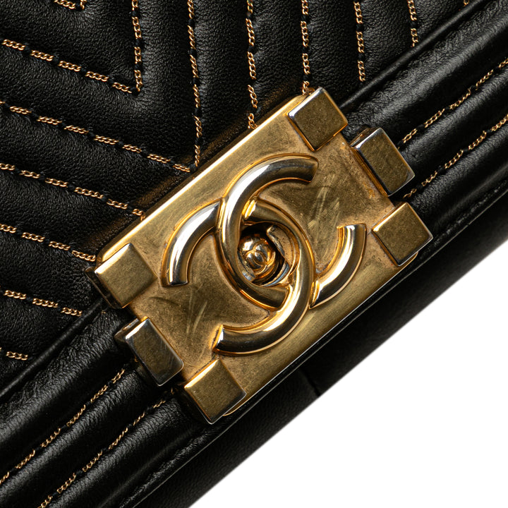 Chanel Old Medium Chevron Cuir d’agneau Stitched Boy Flap Noir