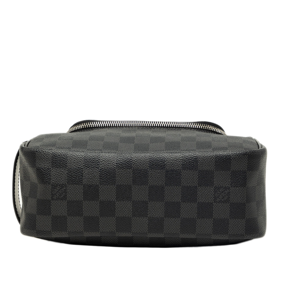 Louis Vuitton Trousse de toilette Damier Graphite Noir – vue 3 – GABY PARIS