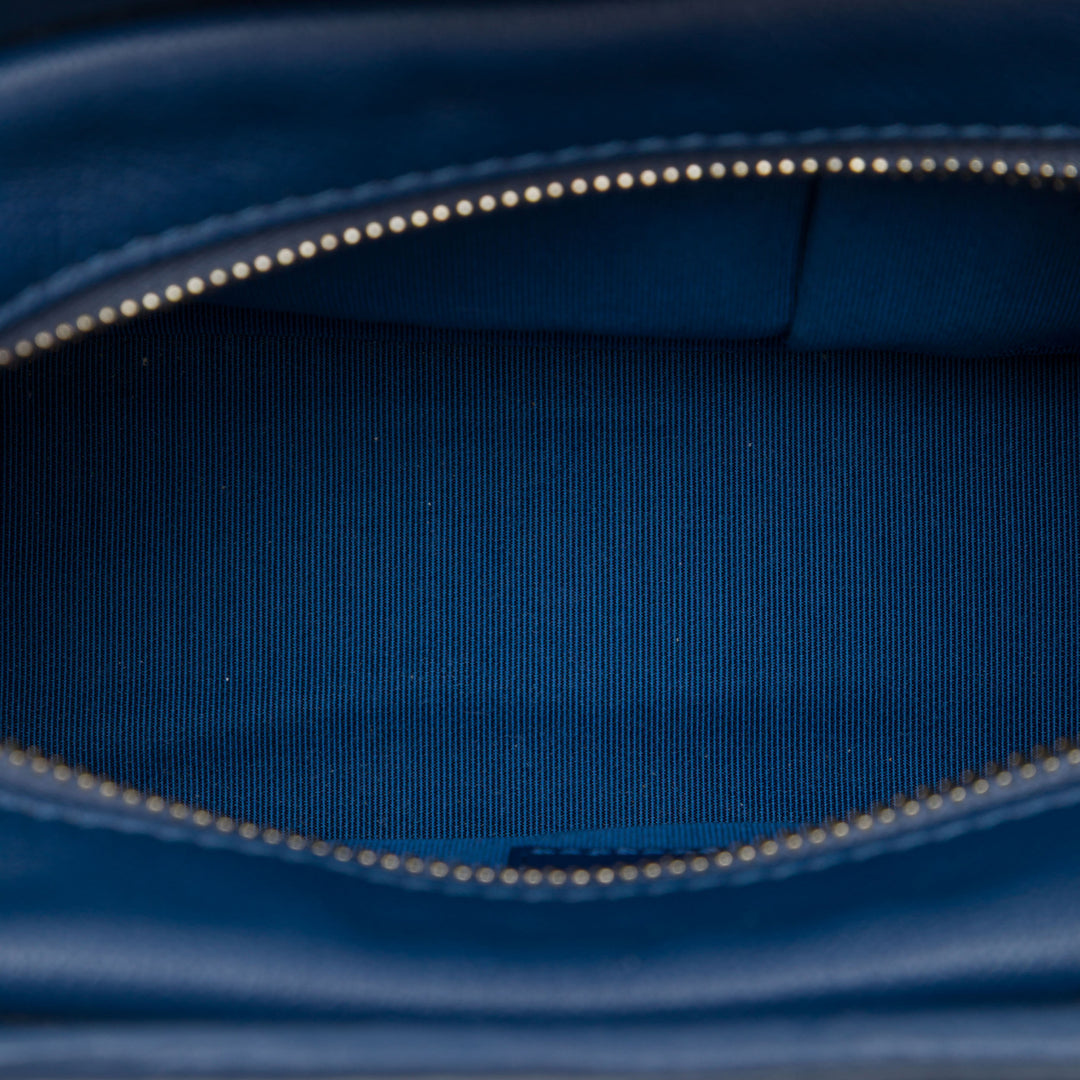 Chanel Gabrielle Sac Petit Cuir d'agneau Bleu – vue 4 – GABY PARIS