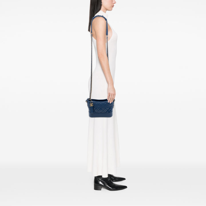 Chanel Gabrielle Sac Petit Cuir d'agneau Bleu – vue 6 – GABY PARIS