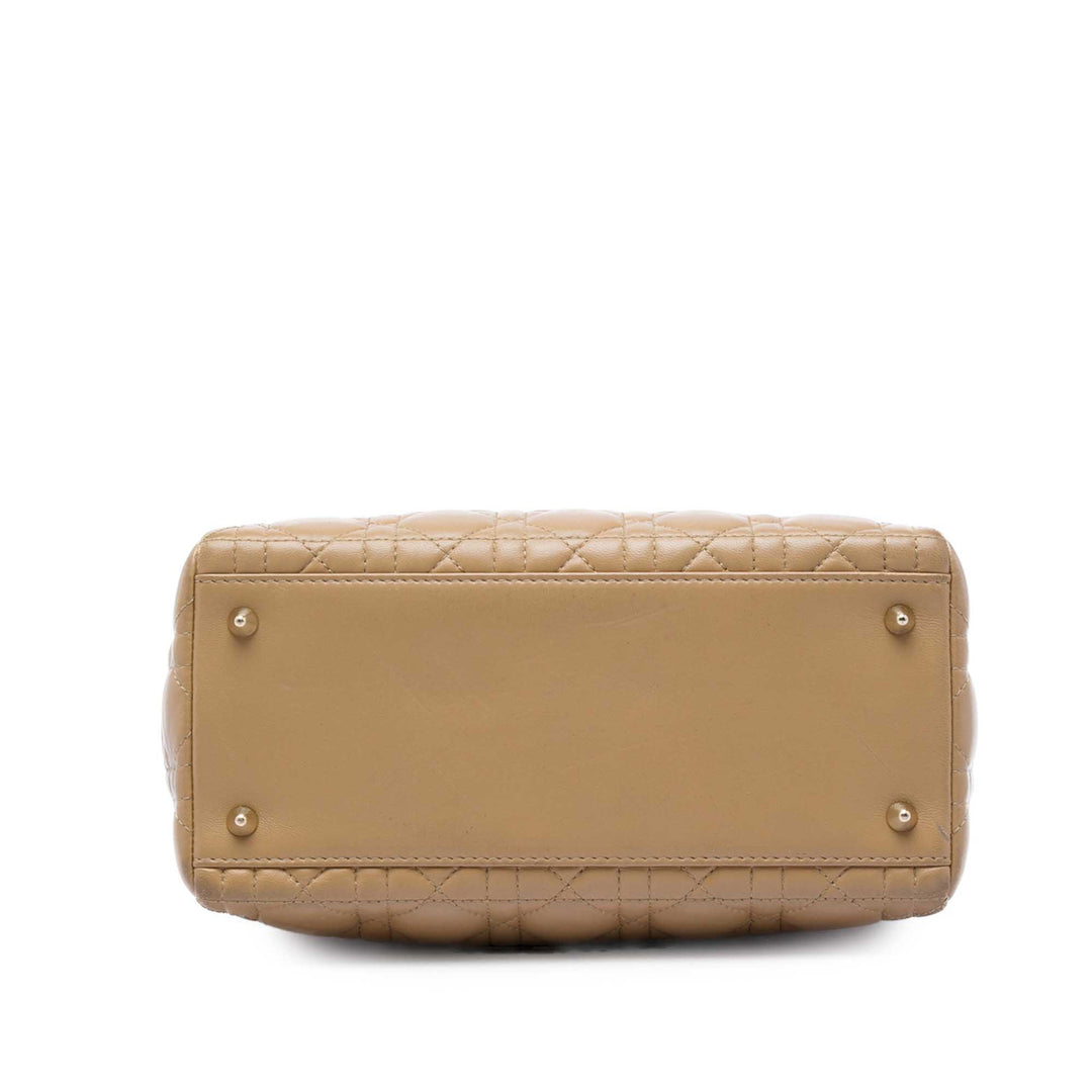 Dior Lady Dior Cannage Moyen Cuir d'agneau Beige – vue 3 – GABY PARIS