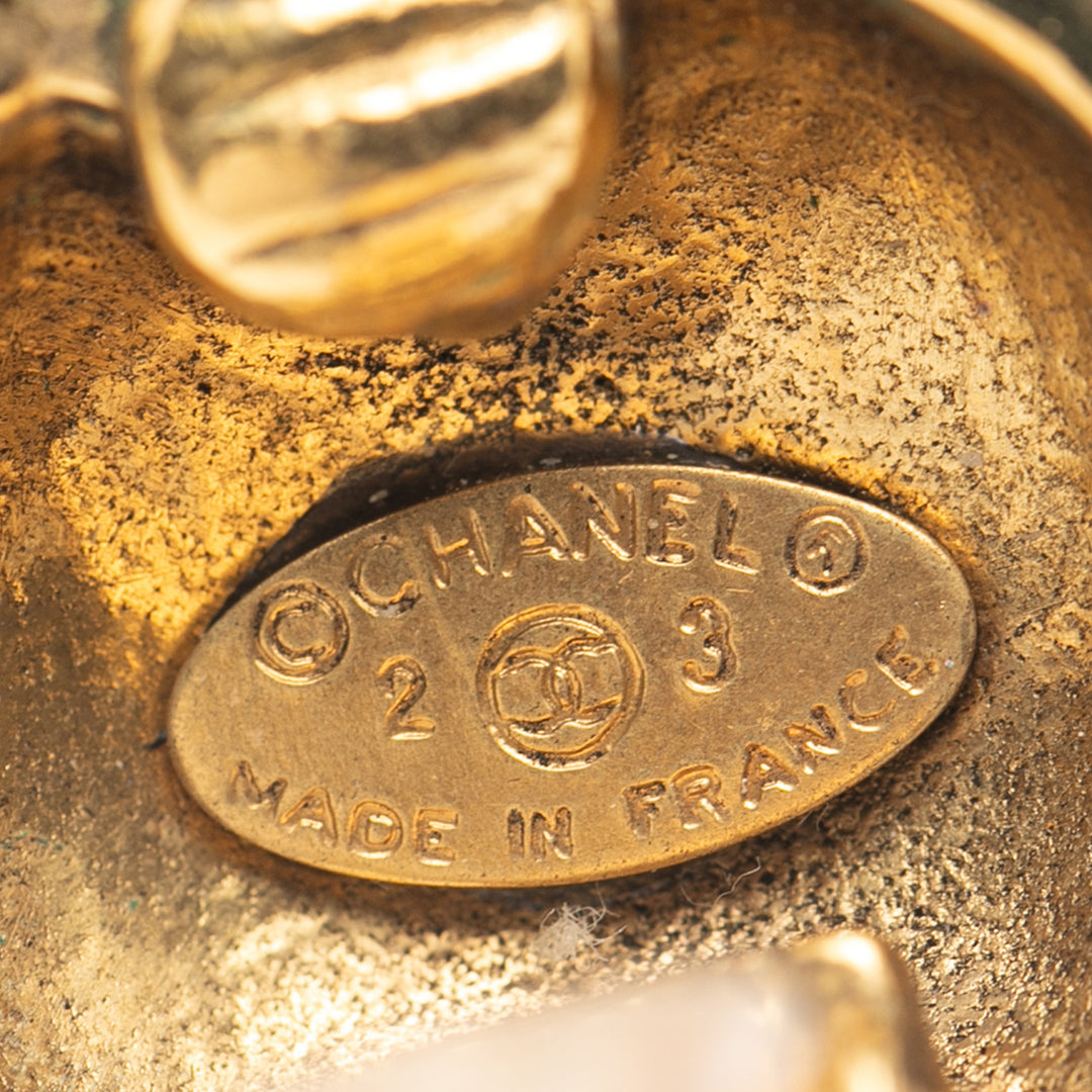 Chanel Doré Plated Rows of CC Round Clip On Boucle d’oreilles Doré – GABY PARIS Authentique