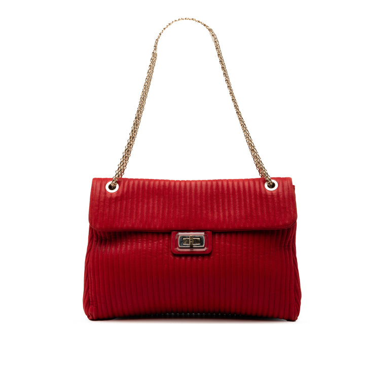 Chanel Maxi Vertical Matelassé Cuir de veau Mademoiselle Lock Bijoux à rabat