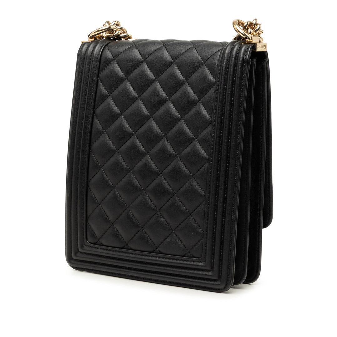 Chanel Matelassé Cuir d'agneau North South Boy à rabat