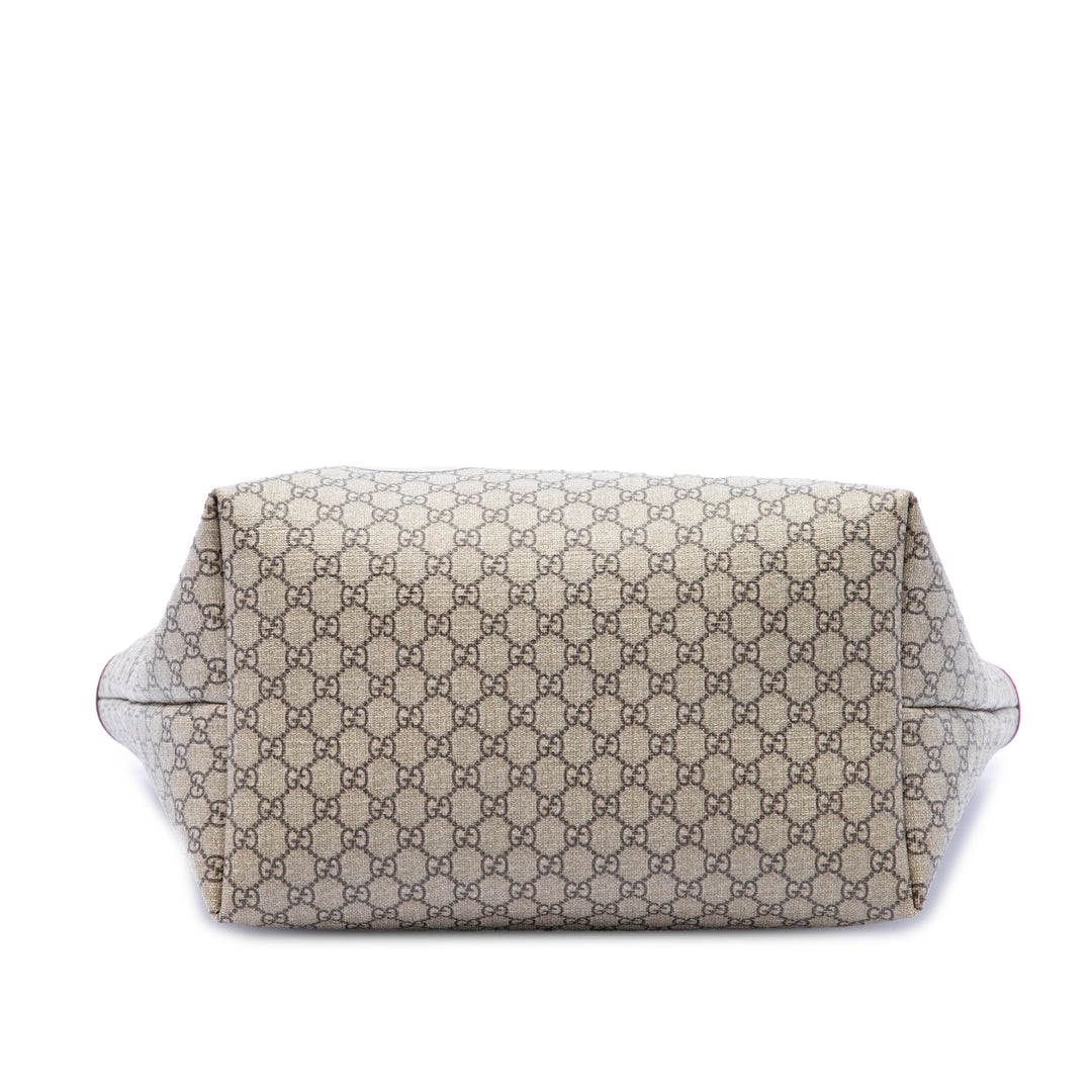 Gucci Cabas Childrens Doll GG Supreme Beige – vue 3 – GABY PARIS