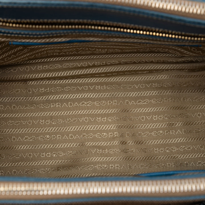 Prada à finitions Canapa Logo Double Zippé Sac Cuir Saffiano