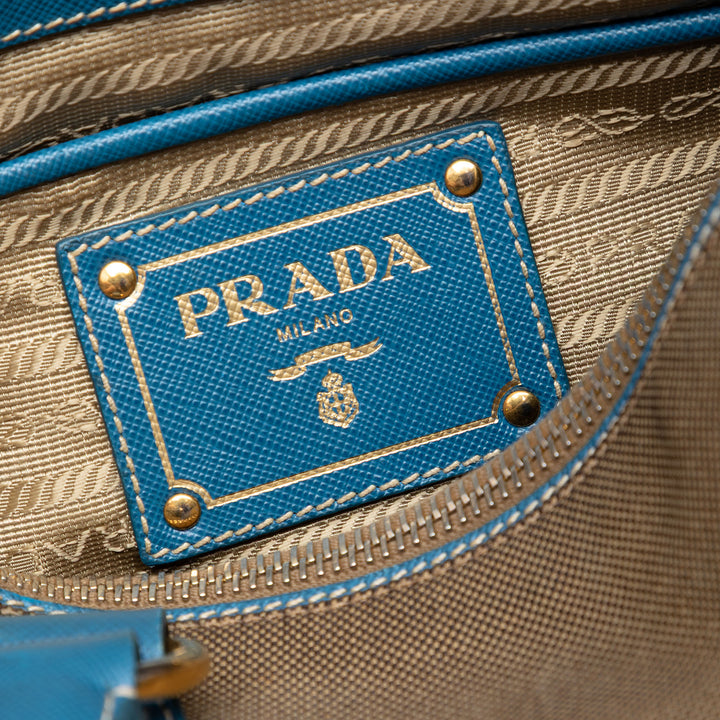 Prada à finitions Canapa Logo Double Zippé Sac Cuir Saffiano