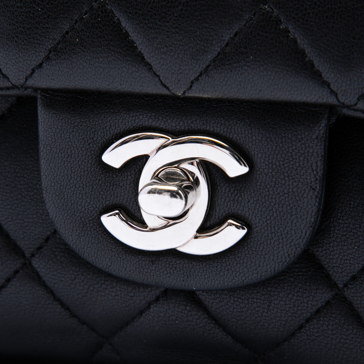 Chanel Medium Classic Cuir d’agneau Double rabat
