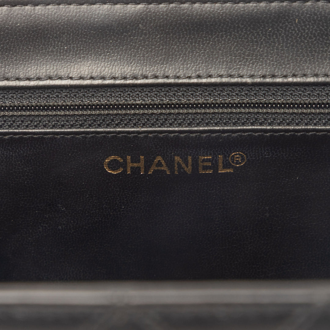 Chanel CC Surpiqué Cuir de veau Turnlock Vanity