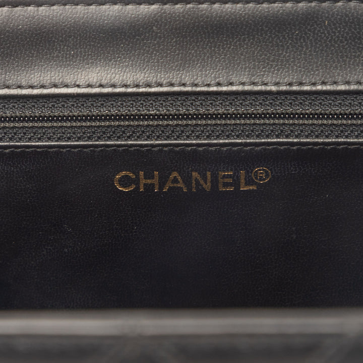Chanel CC Surpiqué Cuir de veau Turnlock Vanity