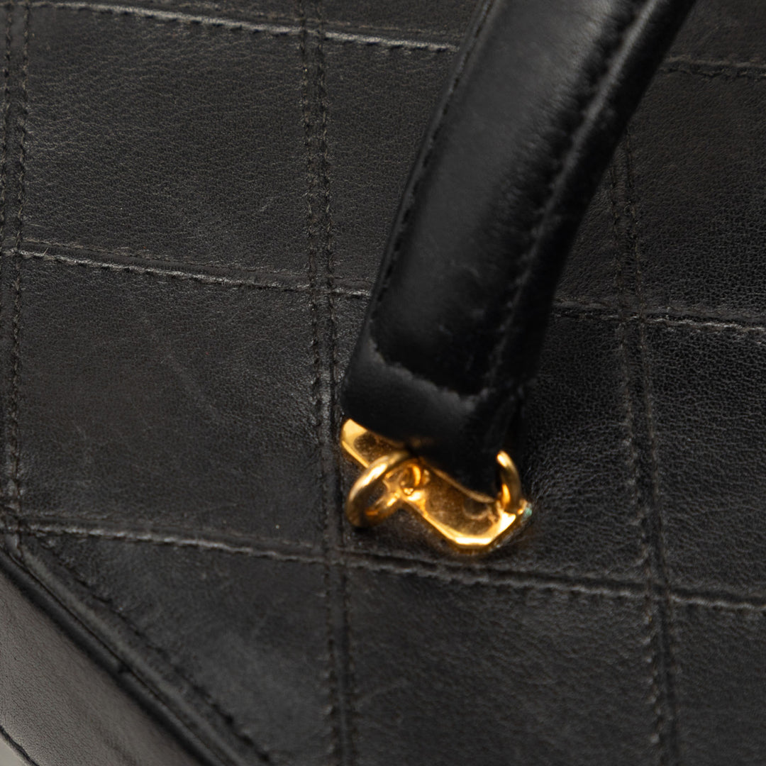 Chanel CC Surpiqué Cuir de veau Turnlock Vanity