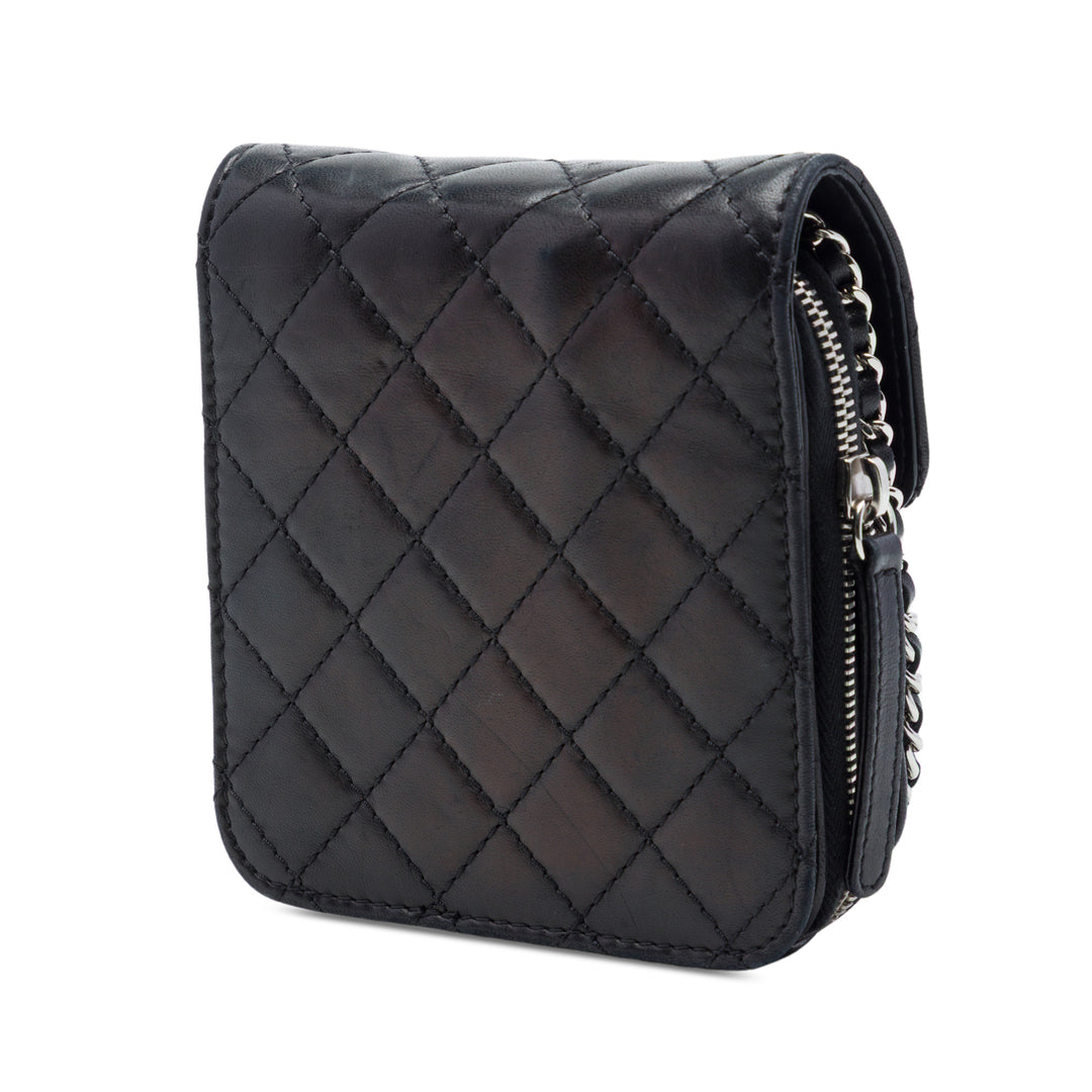 Chanel CC Matelassé Cuir d'agneau Clams Wallet on Chain
