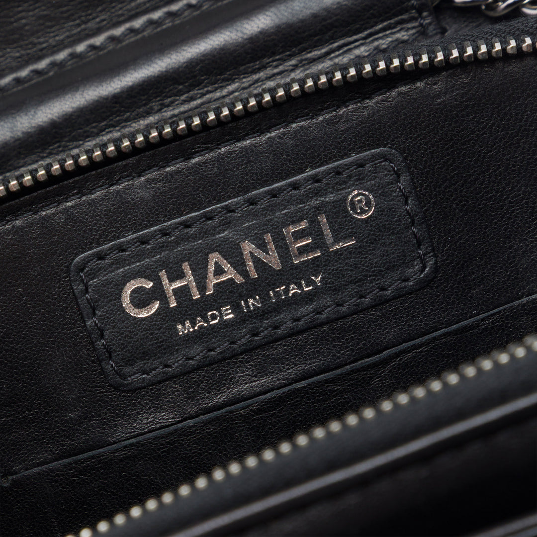 Chanel CC Matelassé Cuir d'agneau Clams Wallet on Chain