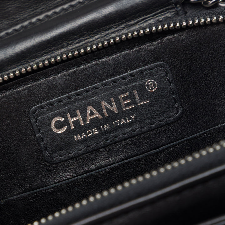 Chanel CC Matelassé Cuir d'agneau Clams Wallet on Chain