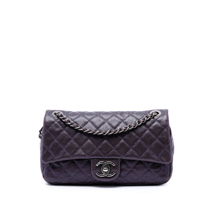 Chanel Medium Matelassé Iridescent Caviar Easy à rabat