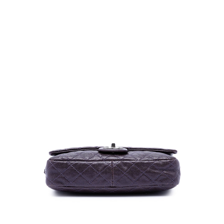 Chanel Medium Matelassé Iridescent Caviar Easy à rabat
