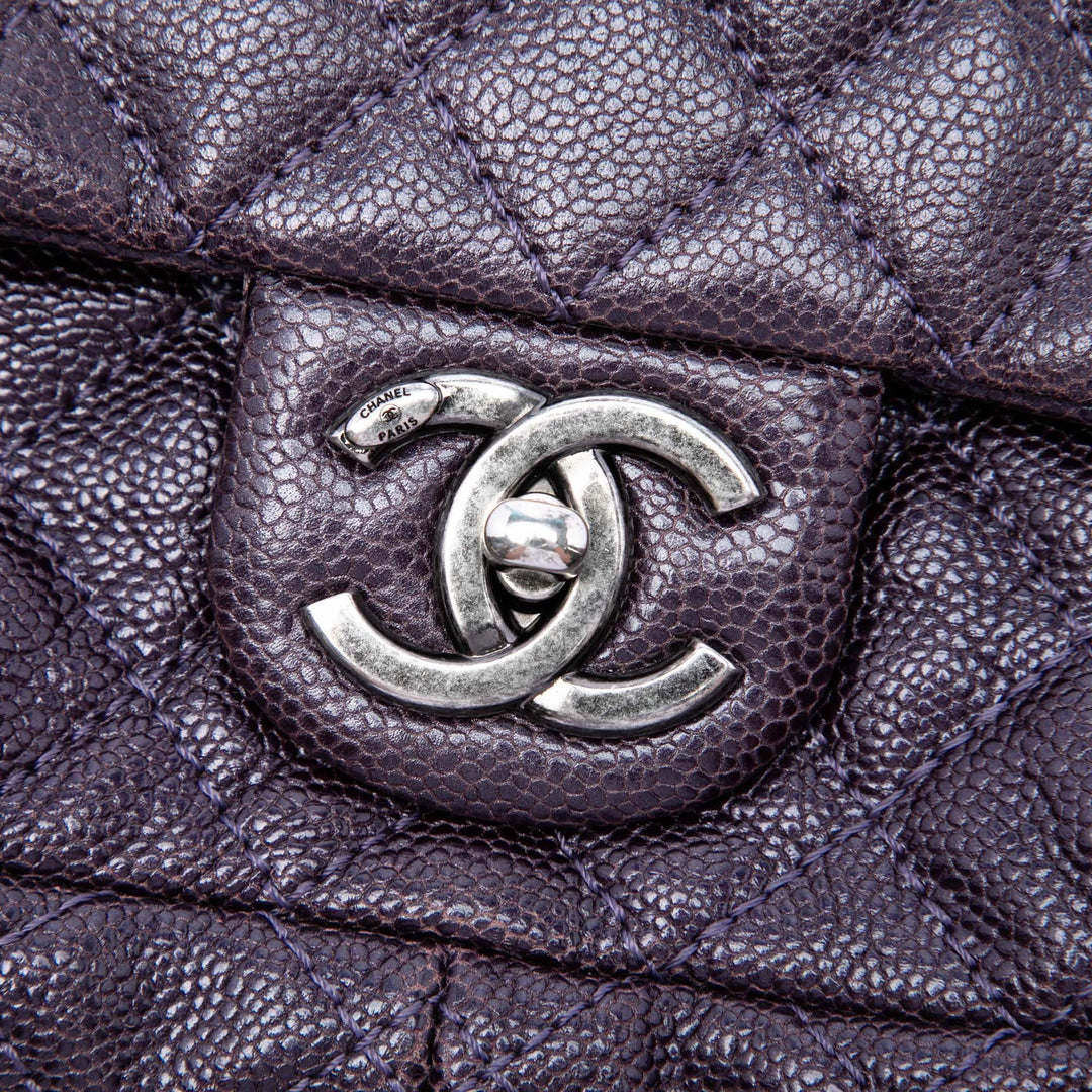 Chanel Medium Matelassé Iridescent Caviar Easy à rabat