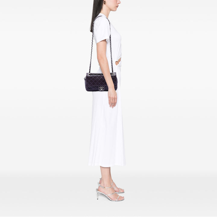 Chanel Medium Matelassé Iridescent Caviar Easy à rabat
