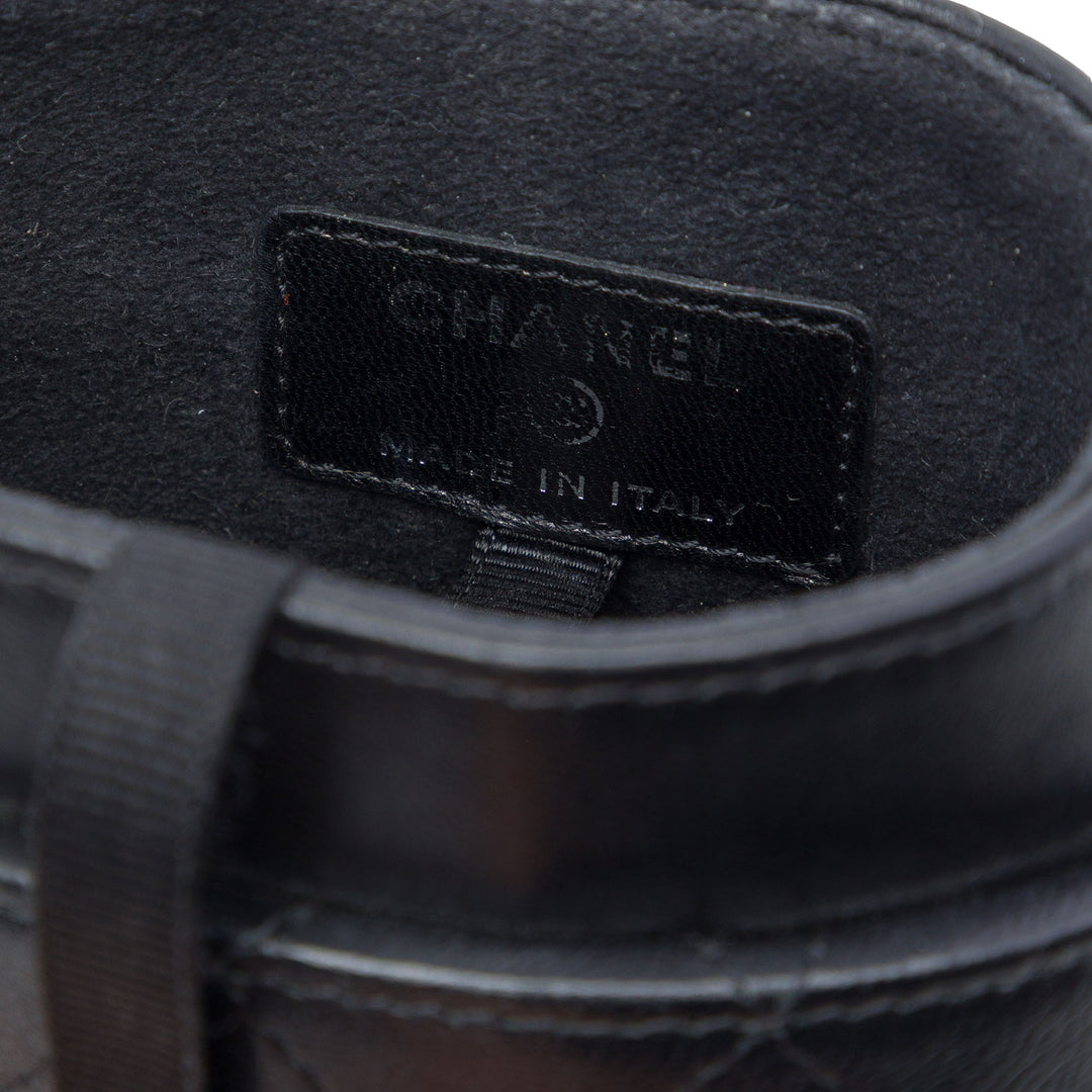 Chanel Étui téléphone CC Matelassé rond à chaîne Cuir d'agneau Noir – vue 5 – GABY PARIS