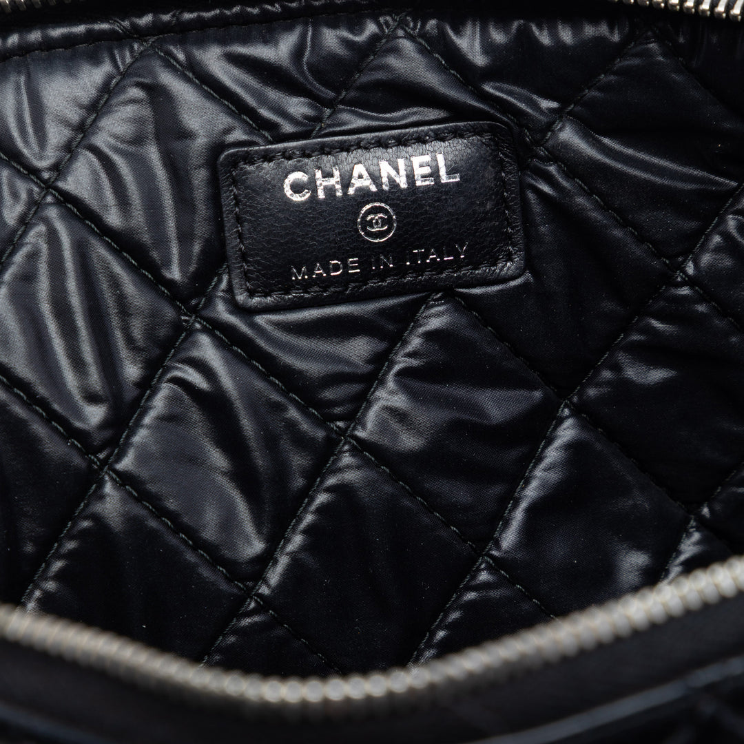 Chanel Large Matelassé Cuir verni O Étui Pochette