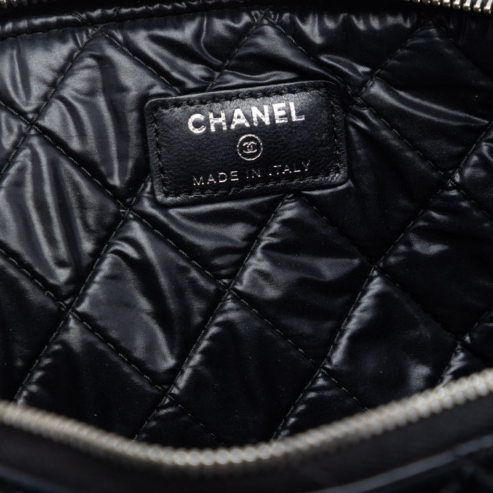 Chanel Large Matelassé Cuir verni O Étui Pochette