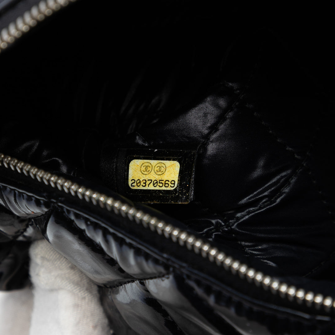 Chanel Large Matelassé Cuir verni O Étui Pochette