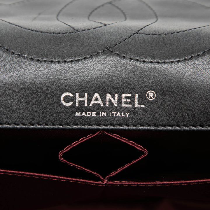 Chanel embossé Lucky Symbols à rabat Jumbo Noir – vue 5 – GABY PARIS