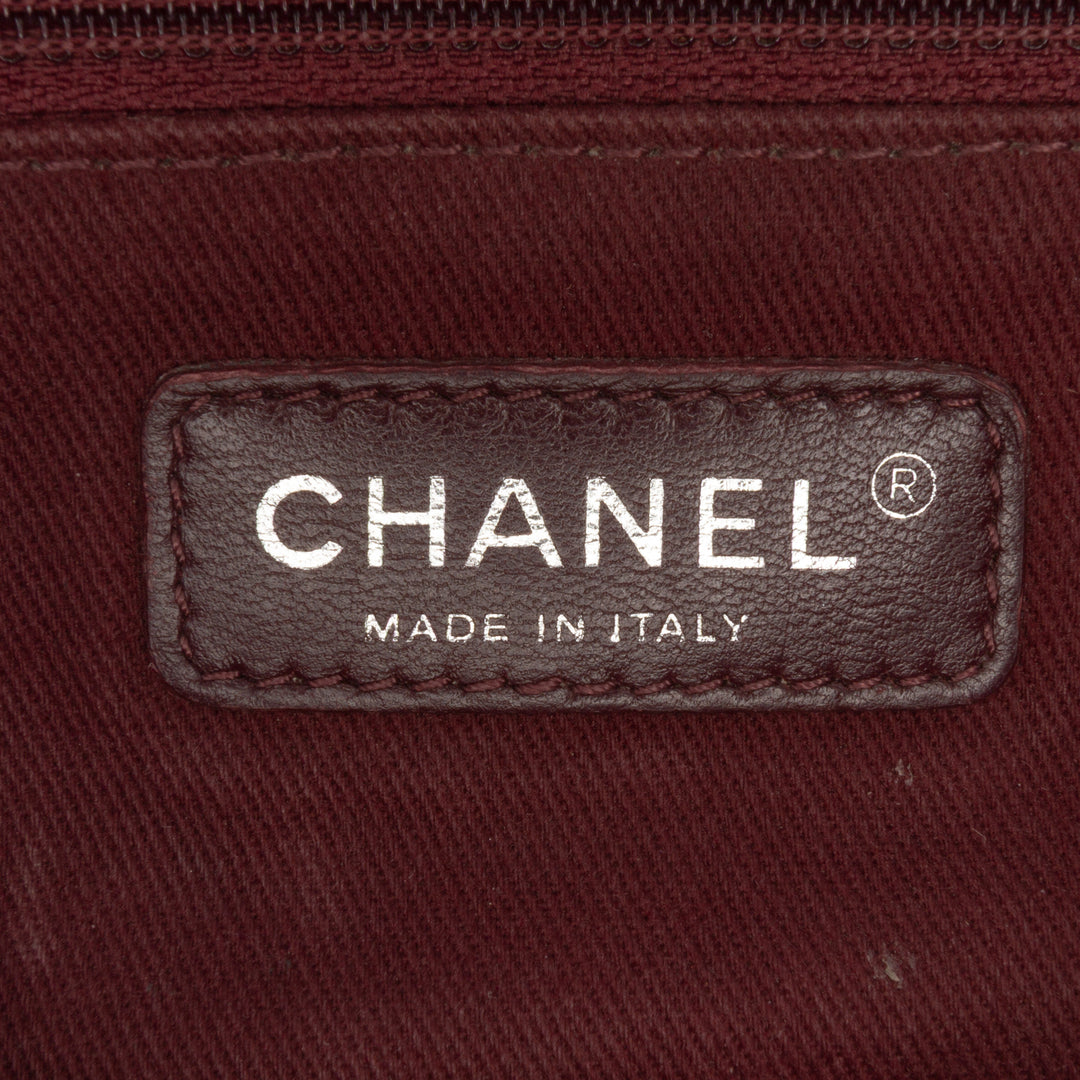 Chanel Chocolate Bar Iridescent Cuir de veau Bubble Flap Noir