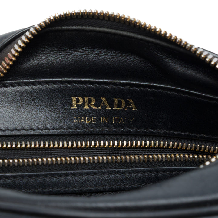 Prada City Veau clouté Sac caméra Cuir