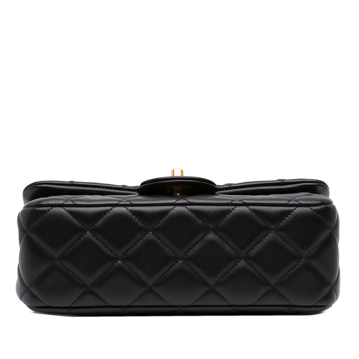 Chanel Matelassé Lady Poignée Pochette avec chaîne Petit Cuir de veau