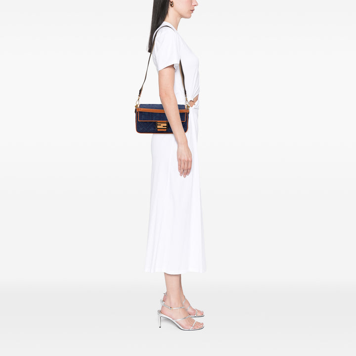 Fendi Zucca Embroidered Jean Baguette Sac cartable Bleu – GABY PARIS Authentique