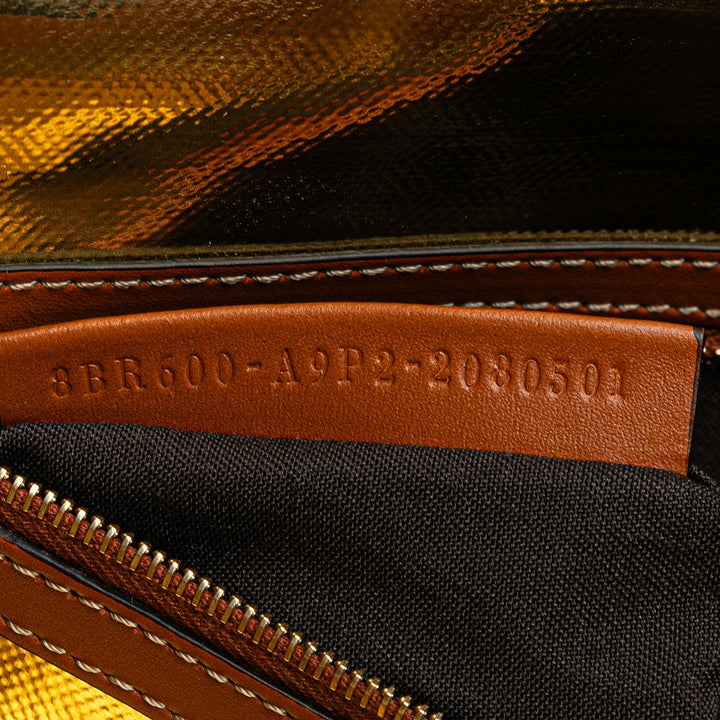 Fendi Zucca Embroidered Jean Baguette Sac cartable Bleu – GABY PARIS Authentique