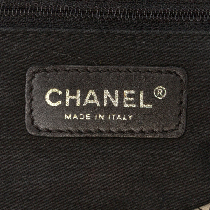 Chanel Medium Printed Toile Animals Simple rabat Noir – GABY PARIS Authentique