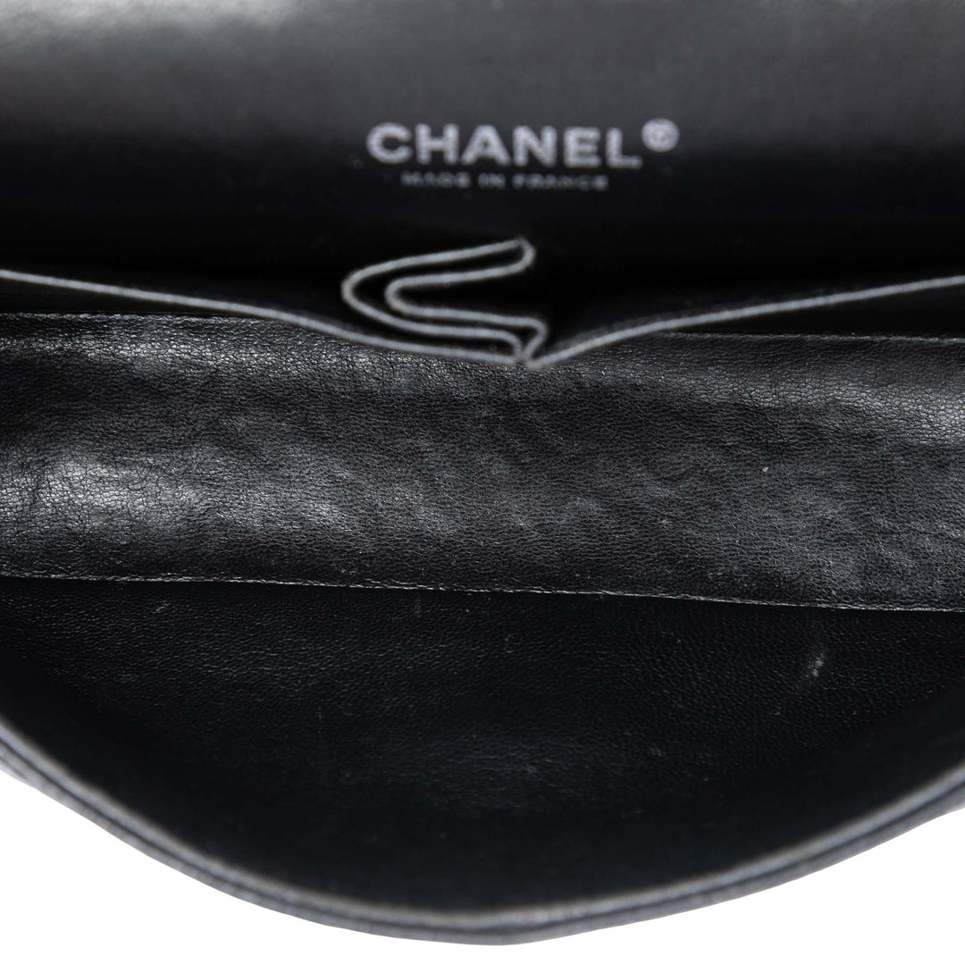 Chanel Sac porté épaule Classic Double rabat Moyen Cuir caviar Noir – vue 4 – GABY PARIS