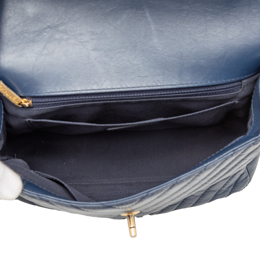 Chanel CC Chevron vieilli Cuir de veau anse supérieure à rabat