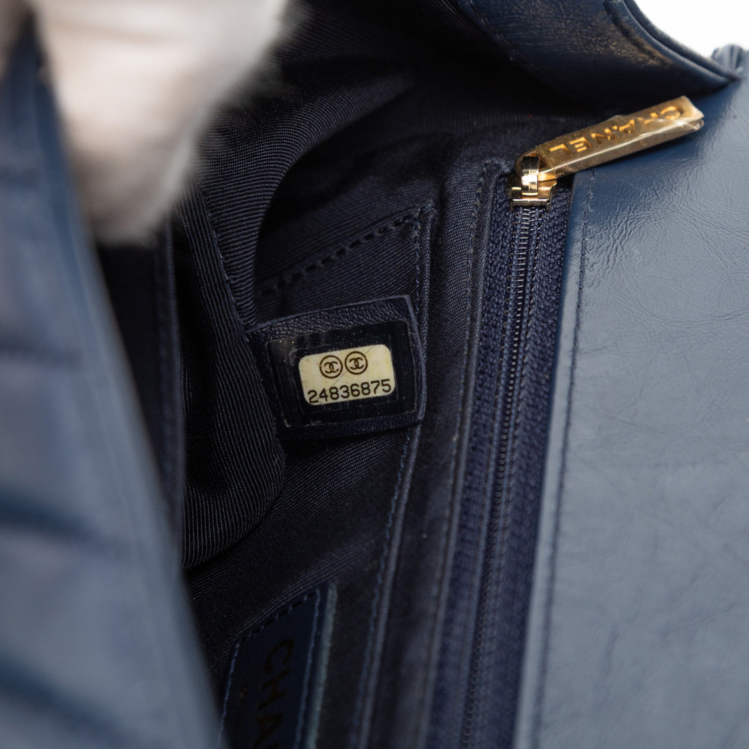 Chanel CC Chevron vieilli Cuir de veau anse supérieure à rabat