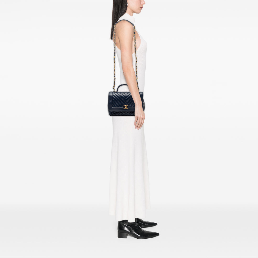 Chanel CC Chevron vieilli Cuir de veau anse supérieure à rabat