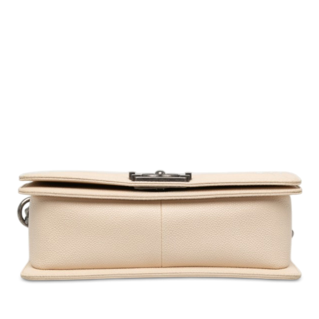 Chanel Chevron Boy à rabat Moyen Cuir caviar Marron – vue 3 – GABY PARIS