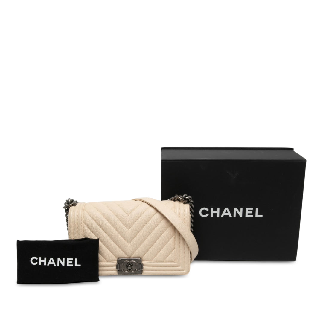 Chanel Chevron Boy à rabat Moyen Cuir caviar Marron – vue 6 – GABY PARIS