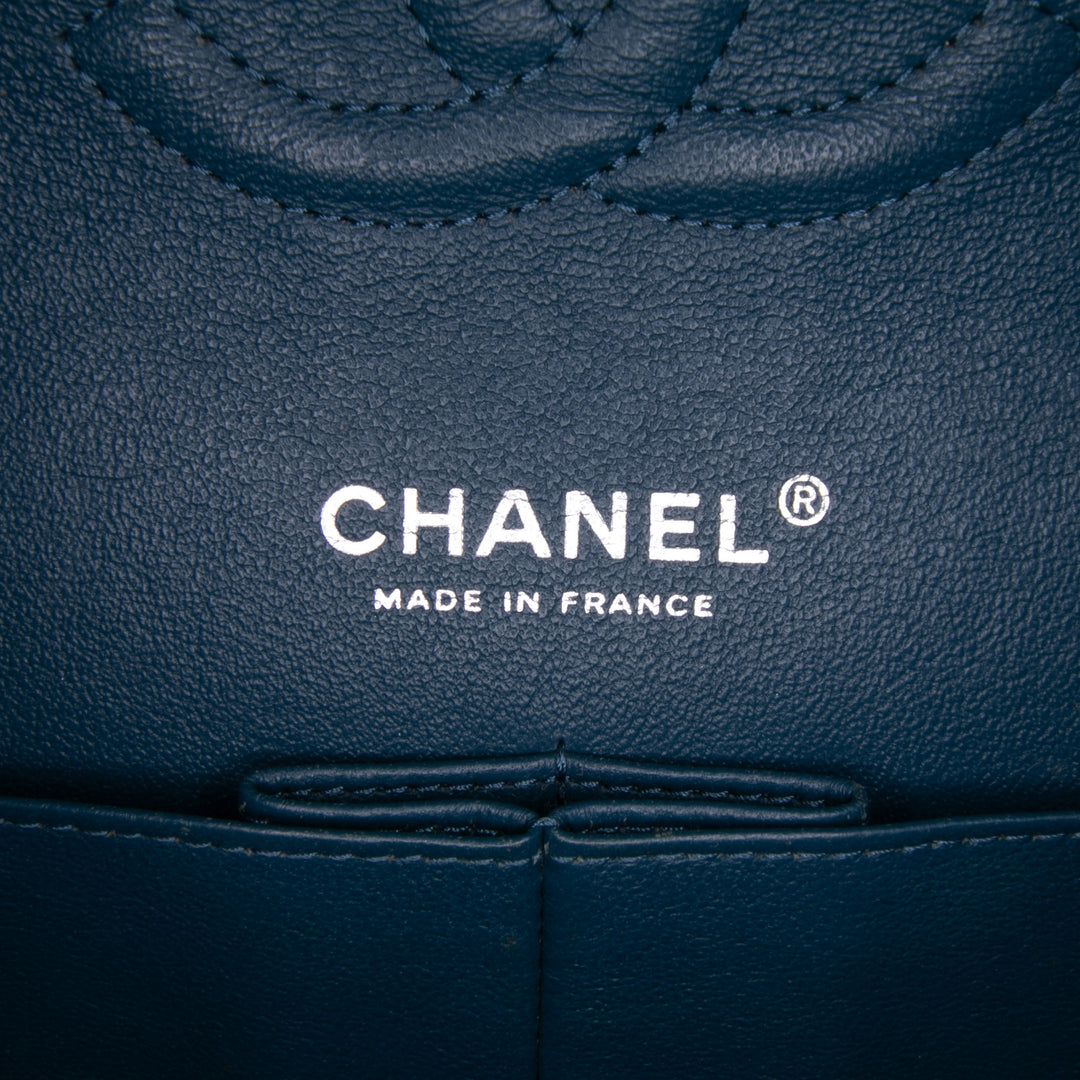 Chanel Medium Classic Caviar Double rabat Bleu – GABY PARIS Authentique