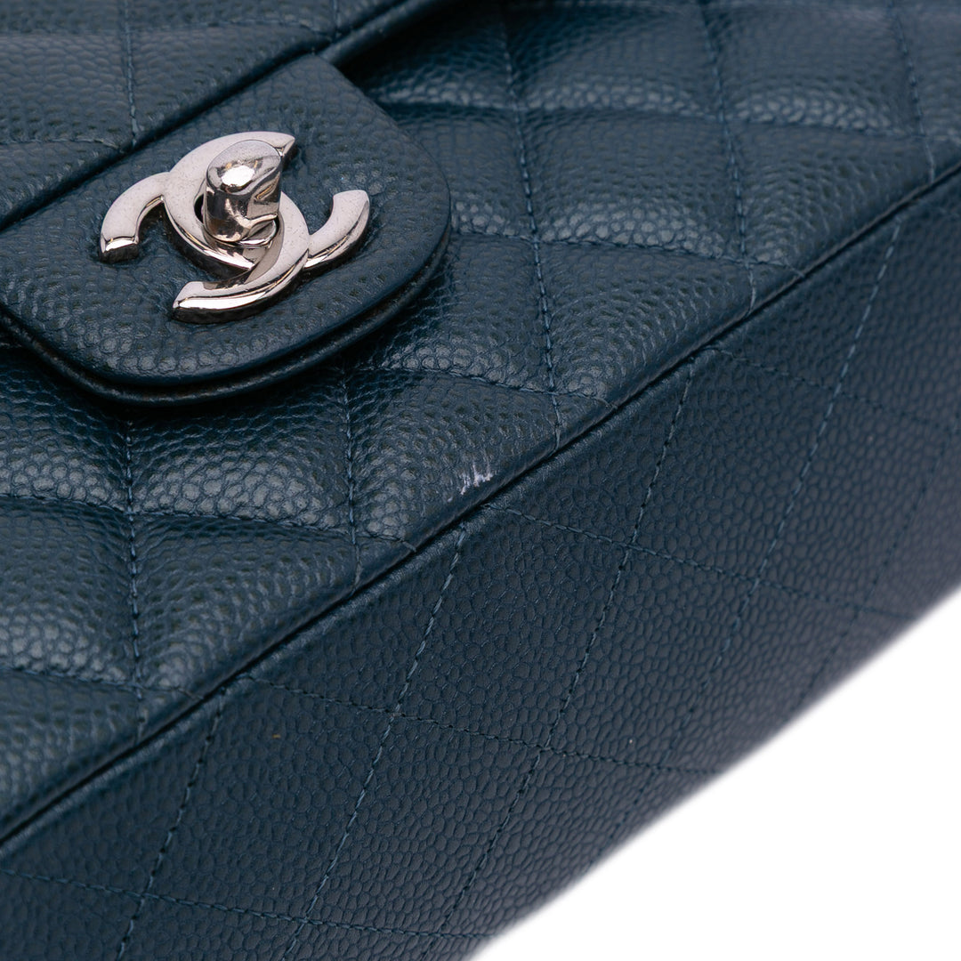 Chanel Medium Classic Caviar Double rabat Bleu – GABY PARIS Authentique