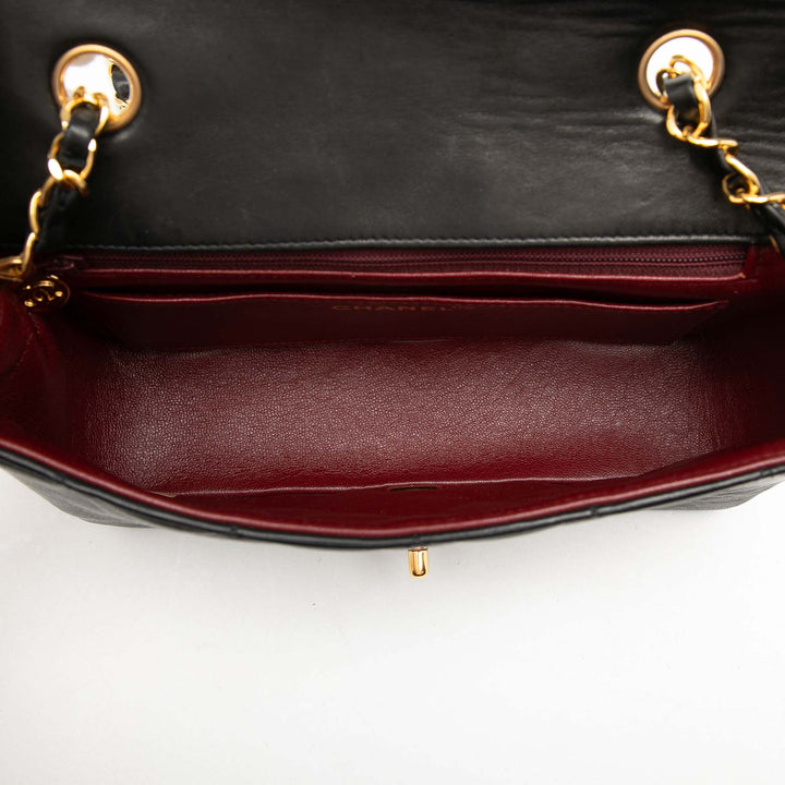 Chanel Small Cuir d’agneau Diana à rabat