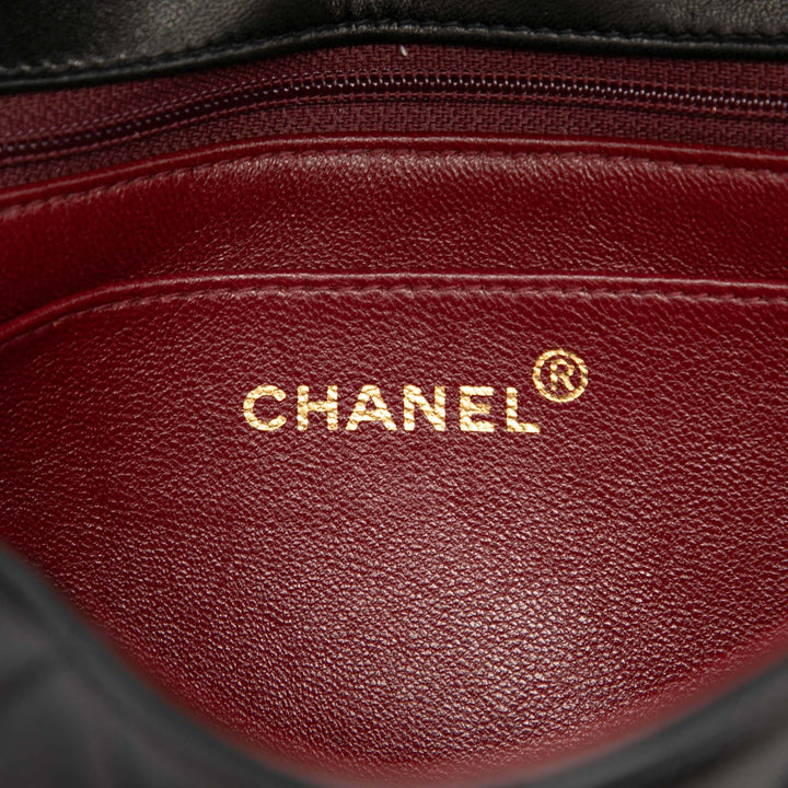 Chanel Small Cuir d’agneau Diana à rabat