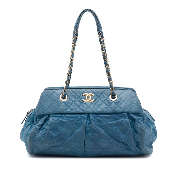 Chanel Matelassé Iridescent Cuir de veau Chic Quilt Bowling Sac