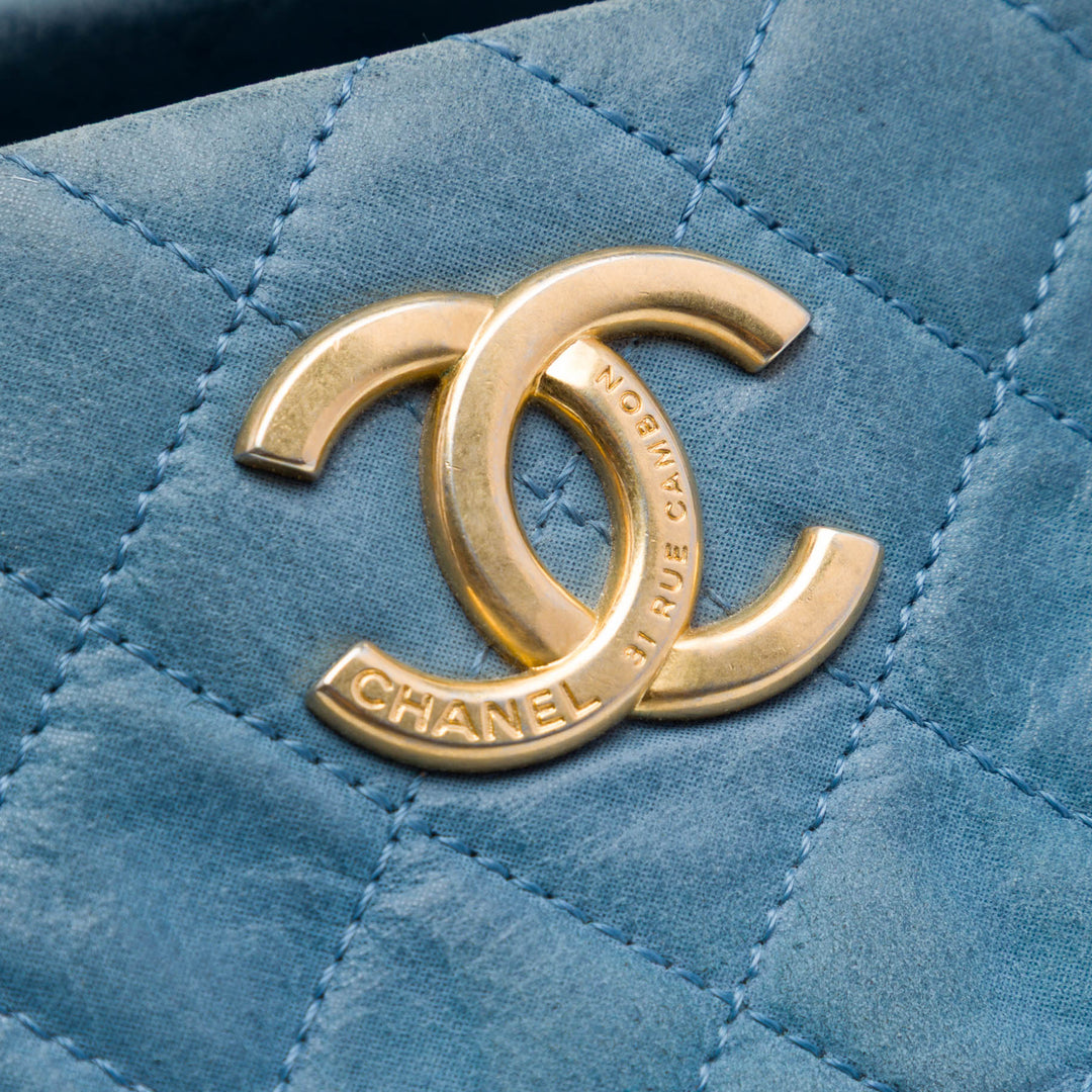 Chanel Matelassé Iridescent Cuir de veau Chic Quilt Bowling Sac