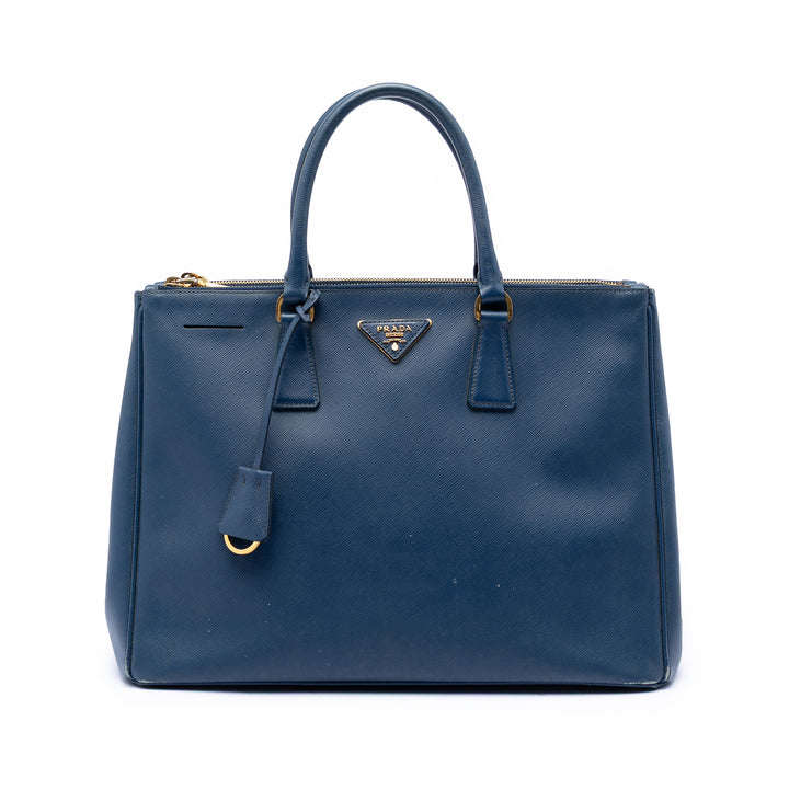 Prada Sac à main Lux Galleria Double Zippé Saffiano Moyen Bleu – vue principale – GABY PARIS