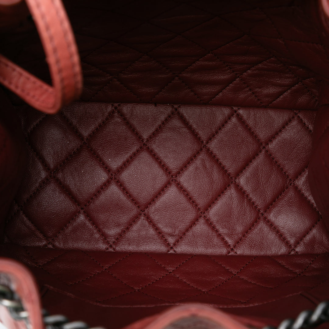 Chanel Surpiqué Urban Luxury Sac à dos à cordon Moyen Cuir de veau