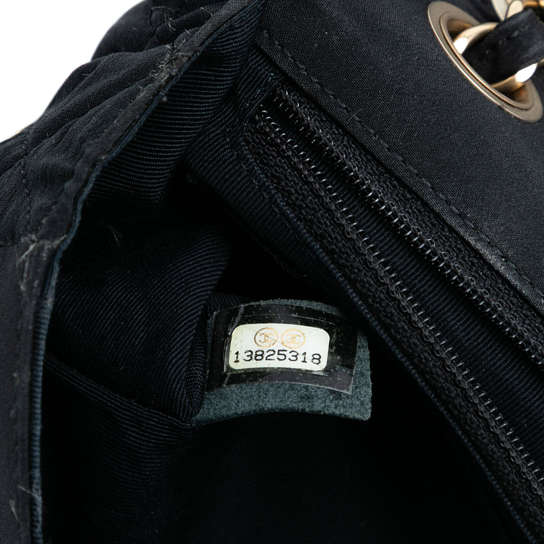 Chanel Édition limitée Medium Classic Matelassé Nylon Simple rabat