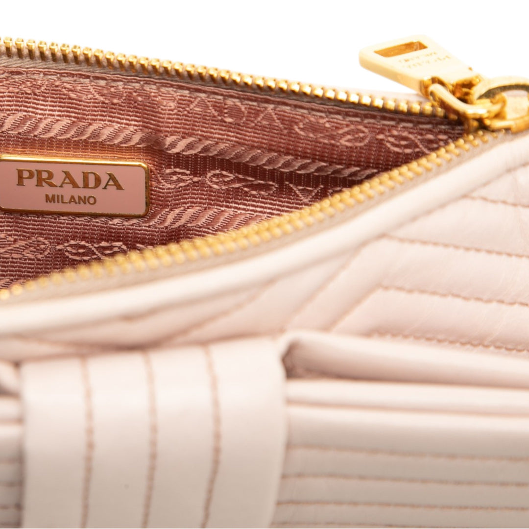 Prada Sac porté épaule Souple Veau Impunture Diagramme Bow Beige – vue 5 – GABY PARIS