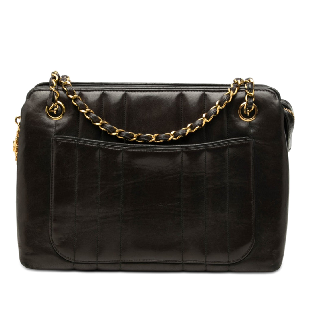 Chanel CC Vertical Quilt Cuir d’agneau Medallion Sac bandoulière